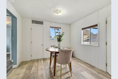 560 S Downing St, Seaside, OR 97138 - Photo 9
