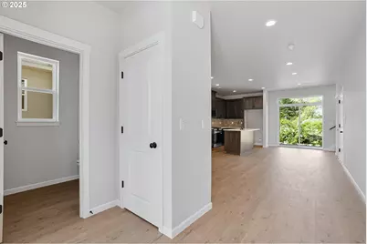 195 SE Acacia Dr, Gresham, OR 97080 - Photo 3