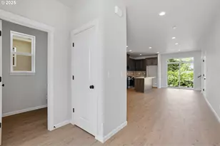 195 SE Acacia Dr, Gresham, OR 97080 - Photo 3