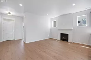 195 SE Acacia Dr, Gresham, OR 97080 - Photo 9