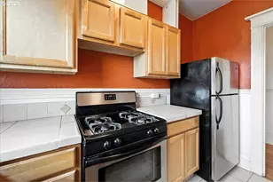 2109 NW Irving St, Portland, OR 97210 - Photo 19