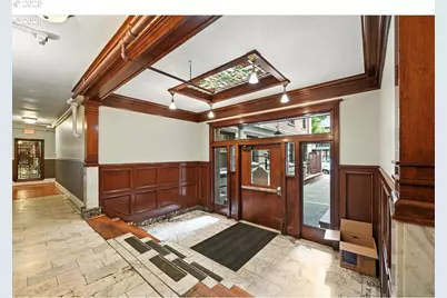 2109 NW Irving St #304, Portland, OR 97210 - Photo 7