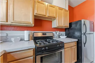 2109 NW Irving St #304, Portland, OR 97210 - Photo 13