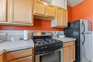 2109 NW Irving St, Portland, OR 97210 - Photo 13