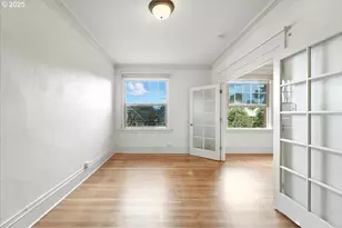 2109 NW Irving St, Portland, OR 97210 - Photo 15