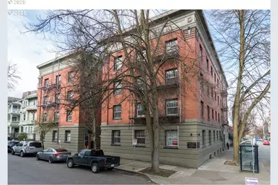2109 NW Irving St #304, Portland, OR 97210 - Photo 1