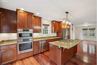 7108 NE Going St, Portland, OR 97218 - Photo 9