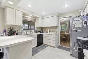 7505 SW Hyland Way, Beaverton, OR 97008 - Photo 9
