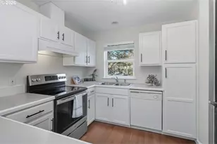 1687 SE Linn St, Portland, OR 97202 - Photo 15