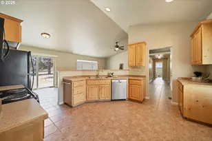 3928 SE Umatilla Loop, Prineville, OR 97754 - Photo 7