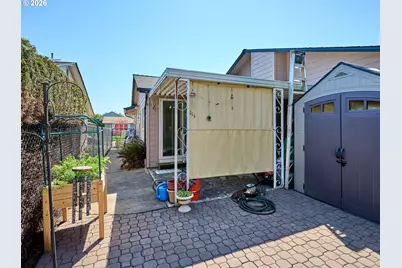 2093 Astor Way, Woodburn, OR 97071 - Photo 31