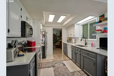 2093 Astor Way, Woodburn, OR 97071 - Photo 15