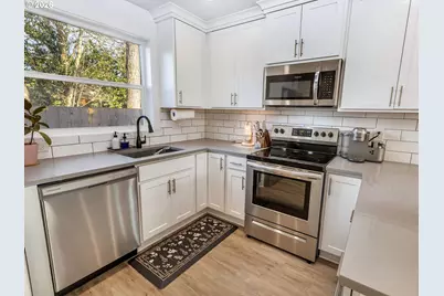 6538 SE 64th Ave #B, Portland, OR 97206 - Photo 9