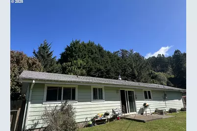 94242 7th St, Gold Beach, OR 97444 - Photo 5