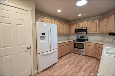 196 Buttercup Loop, Cottage Grove, OR 97424 - Photo 7