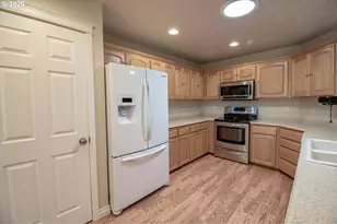 196 Buttercup Loop, Cottage Grove, OR 97424 - Photo 7