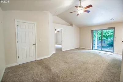 196 Buttercup Loop, Cottage Grove, OR 97424 - Photo 3