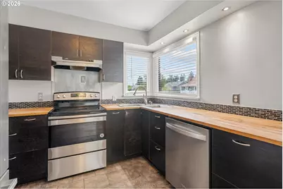 4933 N Yale St, Portland, OR 97203 - Photo 5