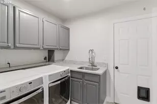 25700 Kimberly Dr, West Linn, OR 97068 - Photo 23