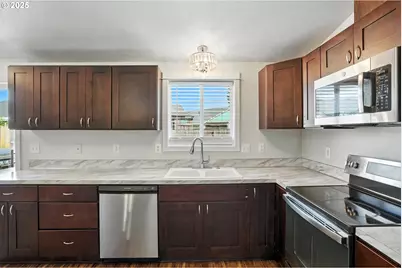 1608 NW 3rd St, Battle Ground, WA 98604 - Photo 11