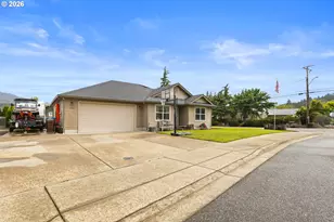989 SE Fairway Dr, Myrtle Creek, OR 97457 - Photo 3