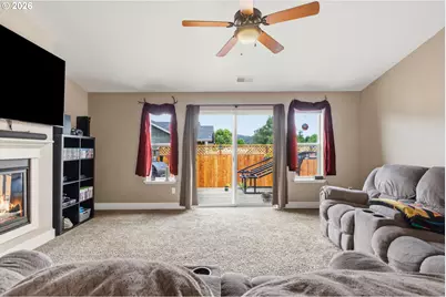 989 SE Fairway Dr, Myrtle Creek, OR 97457 - Photo 15