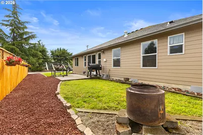 989 SE Fairway Dr, Myrtle Creek, OR 97457 - Photo 33