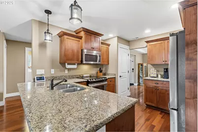 989 SE Fairway Dr, Myrtle Creek, OR 97457 - Photo 11