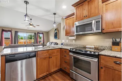 989 SE Fairway Dr, Myrtle Creek, OR 97457 - Photo 13