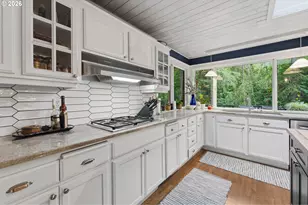 18148 Pioneer Ct, Lake Oswego, OR 97034 - Photo 11
