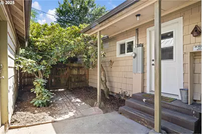 42799 Leaburg Dr, Walterville, OR 97489 - Photo 27