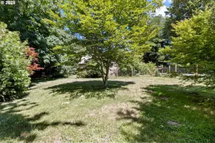 42799 Leaburg Dr, Walterville, OR 97489 - Photo 21