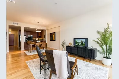 1025 NW Couch St, Portland, OR 97209 - Photo 11