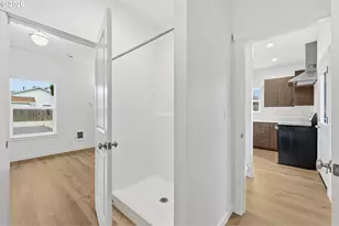 5592 Burnett Ave, Eugene, OR 97402 - Photo 15