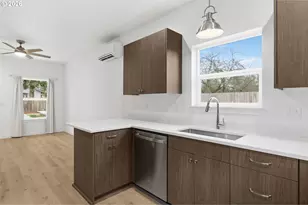 5592 Burnett Ave, Eugene, OR 97402 - Photo 11