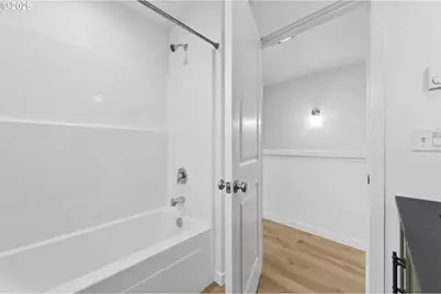 5592 Burnett Ave #B, Eugene, OR 97402 - Photo 27