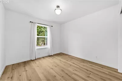 5592 Burnett Ave #B, Eugene, OR 97402 - Photo 23