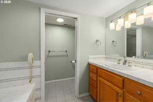 7275 SW Sylvan Ct, Portland, OR 97225 - Photo 23