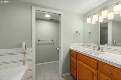 7275 SW Sylvan Ct, Portland, OR 97225 - Photo 25