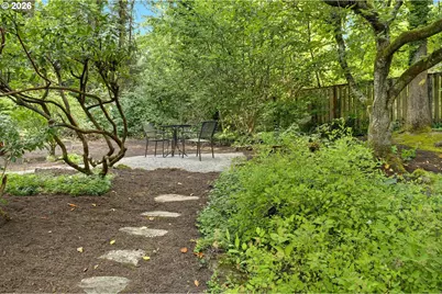 4304 SW 36th Pl, Portland, OR 97221 - Photo 9