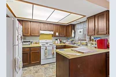 5904 NE 40th St, Vancouver, WA 98661 - Photo 9