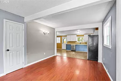 954 Elm St, Junction City, OR 97448 - Photo 9