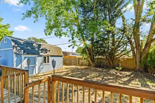 954 Elm St, Junction City, OR 97448 - Photo 21