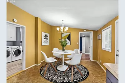 954 Elm St, Junction City, OR 97448 - Photo 3