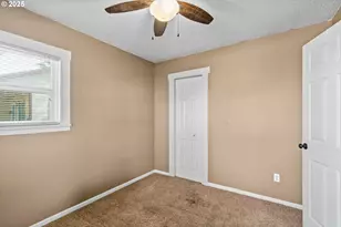 954 Elm St, Junction City, OR 97448 - Photo 7