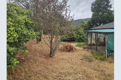 124 Donald Ter, Myrtle Creek, OR 97457 - Photo 19
