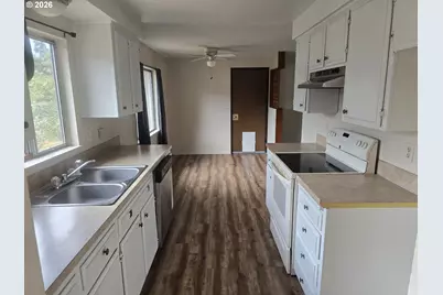 124 Donald Ter, Myrtle Creek, OR 97457 - Photo 3