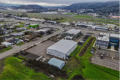 428 NE Newton Creek Dr, Roseburg, OR 97470 - Photo 43