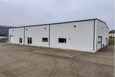 428 NE Newton Creek Dr, Roseburg, OR 97470 - Photo 1