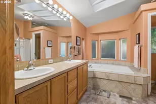 5345 Club Dr, Eugene, OR 97402 - Photo 33